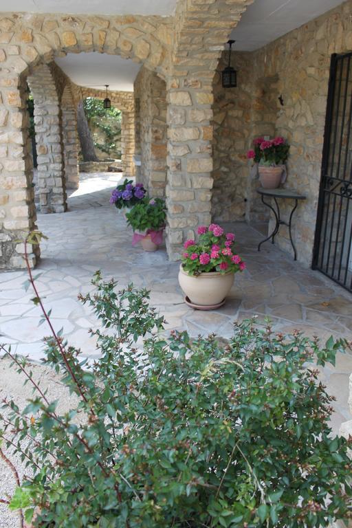 Gites Maisons De Vacances Domaine La Chamade Carpentras Holiday home *