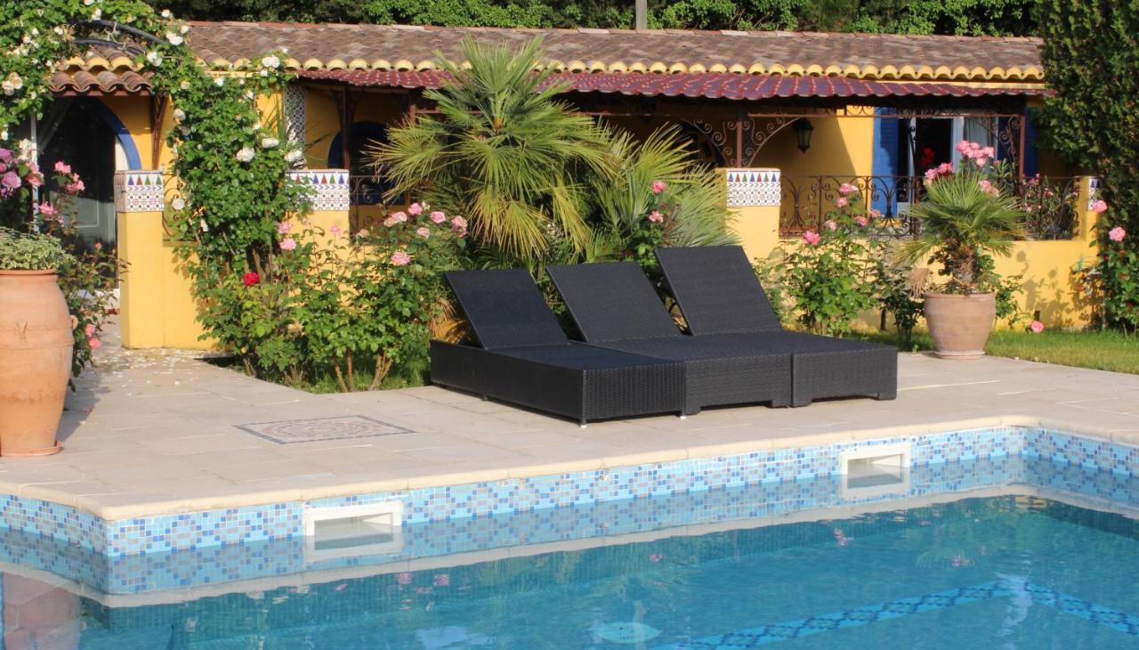 Gites Maisons De Vacances Domaine La Chamade Carpentras Holiday home