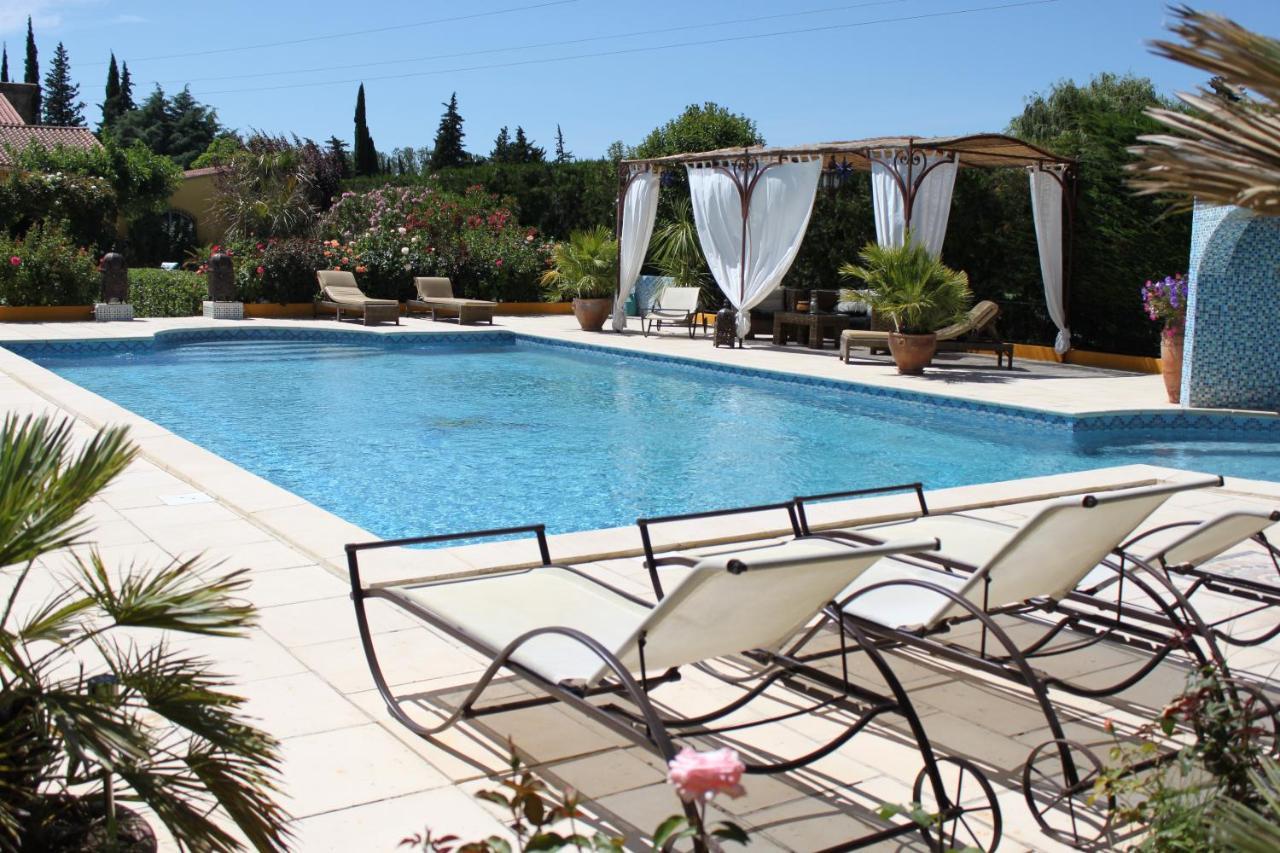 Holiday home Gites Maisons De Vacances Domaine La Chamade Carpentras *